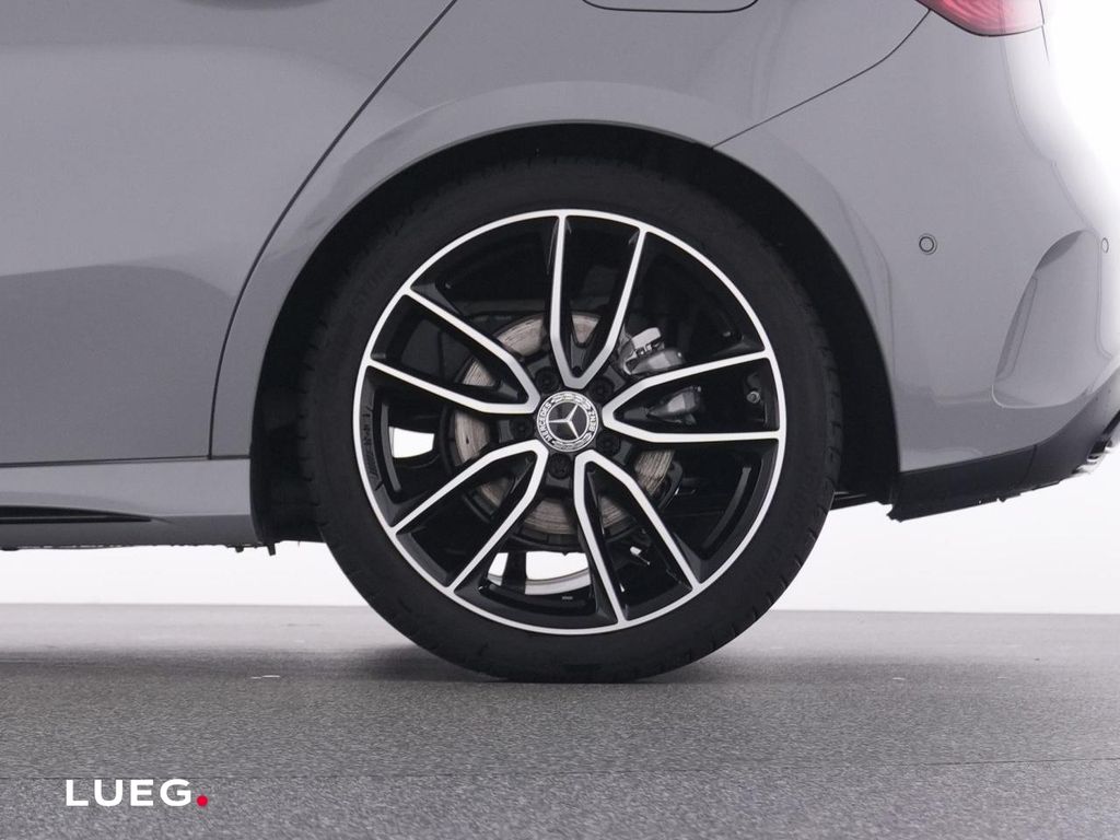 Mercedes-Benz A 180 2025