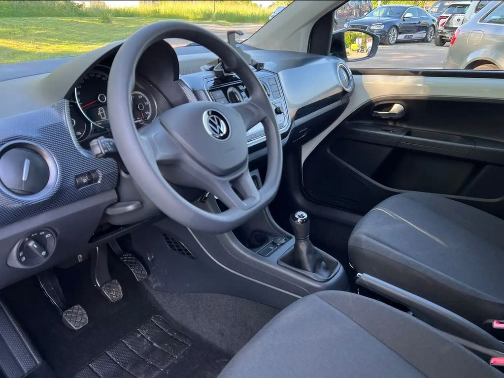 Volkswagen up! 2023