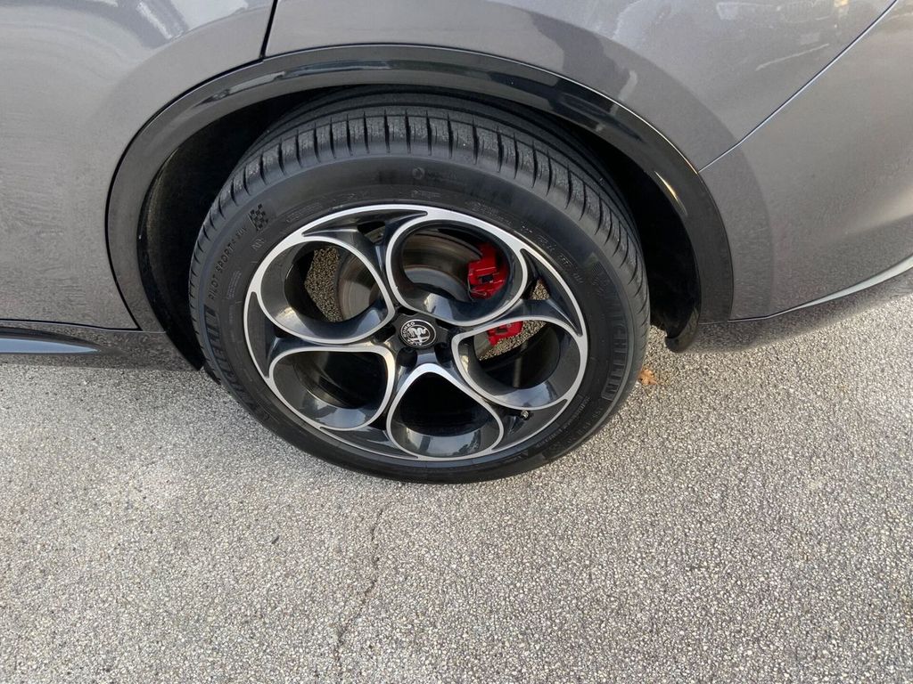 Alfa Romeo Stelvio 2023