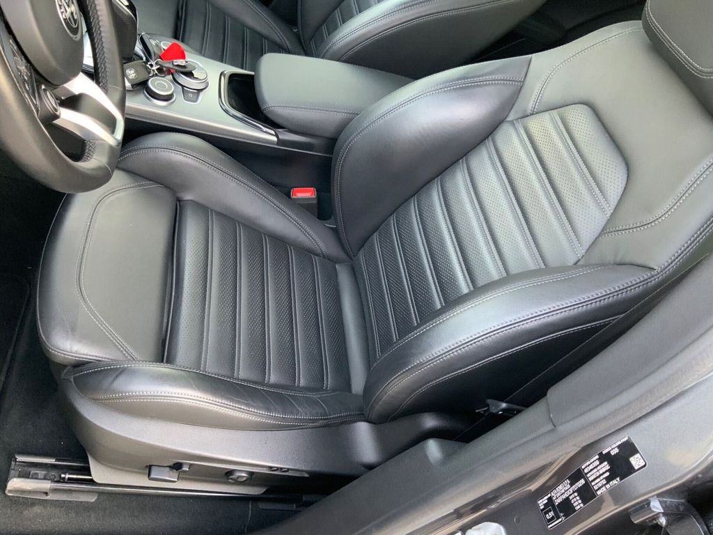 Alfa Romeo Stelvio 2023