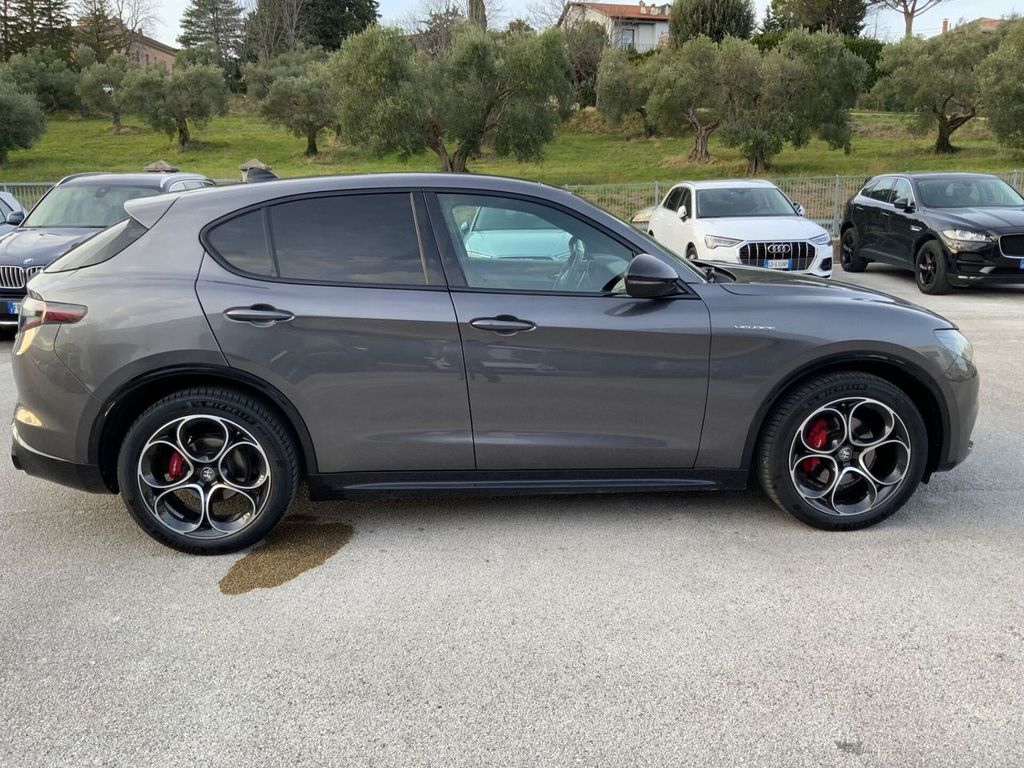 Alfa Romeo Stelvio 2023