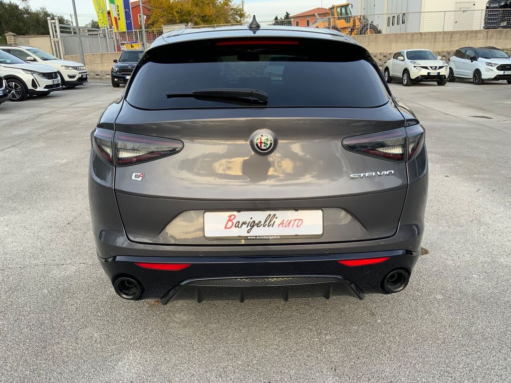 Alfa Romeo Stelvio 2023