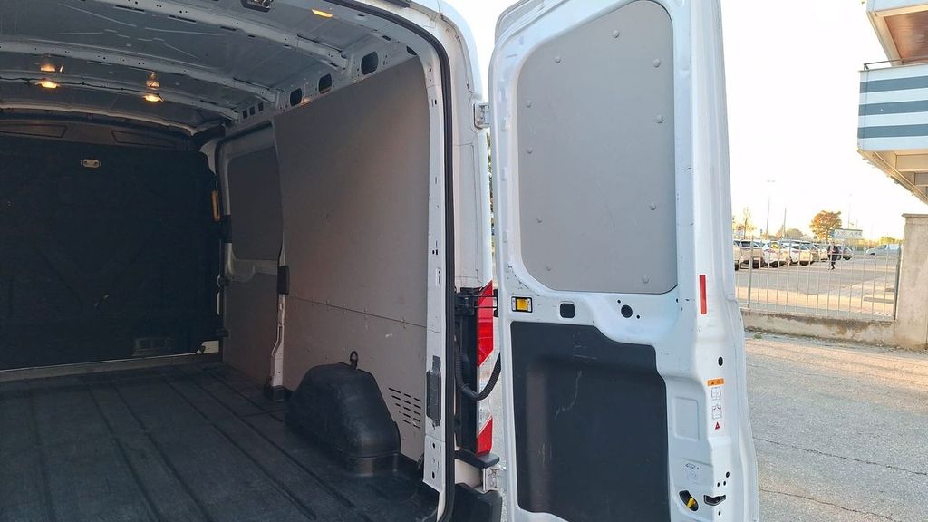 Ford Transit 2022