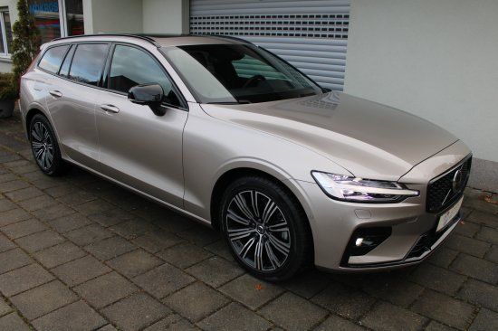 Volvo V60 2025