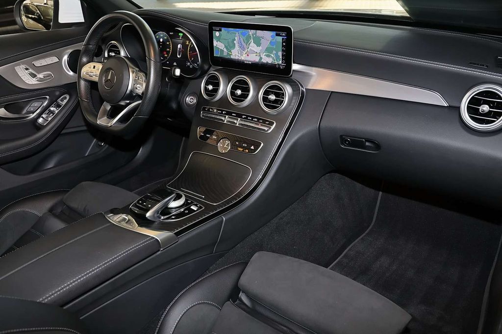 Mercedes-Benz C 300 2021