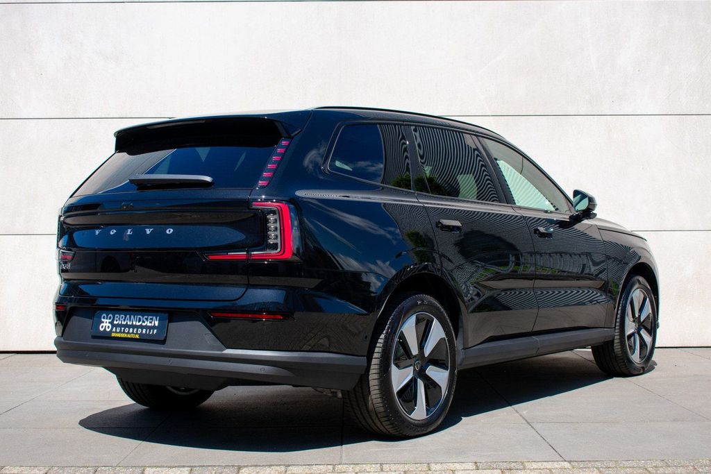 Volvo EX90 2025