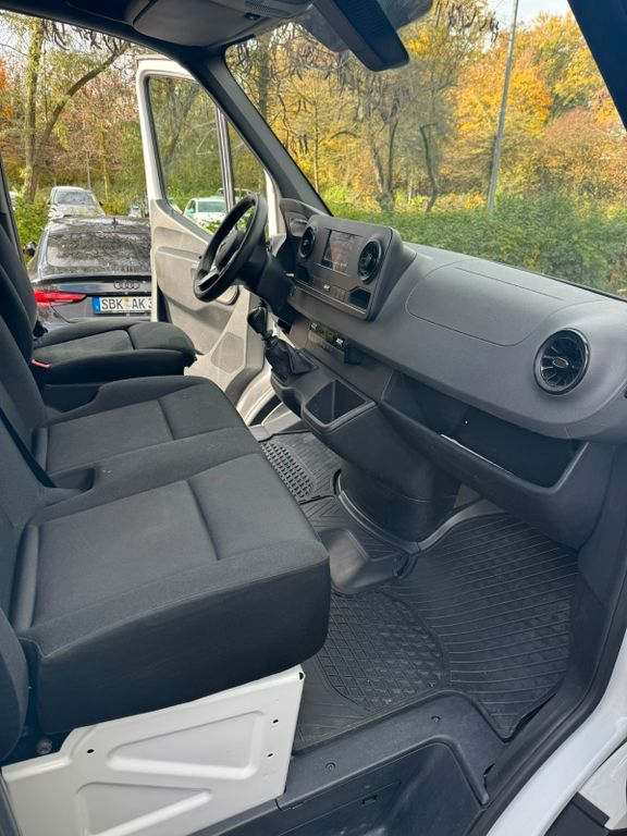 Mercedes-Benz Sprinter 2025