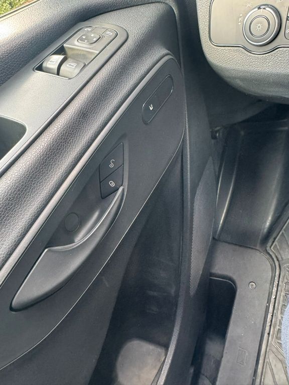 Mercedes-Benz Sprinter 2025