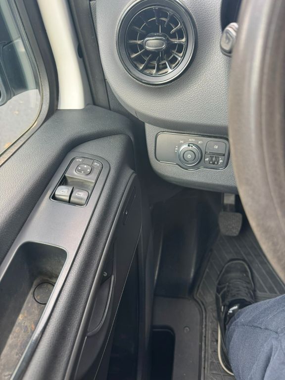 Mercedes-Benz Sprinter 2025