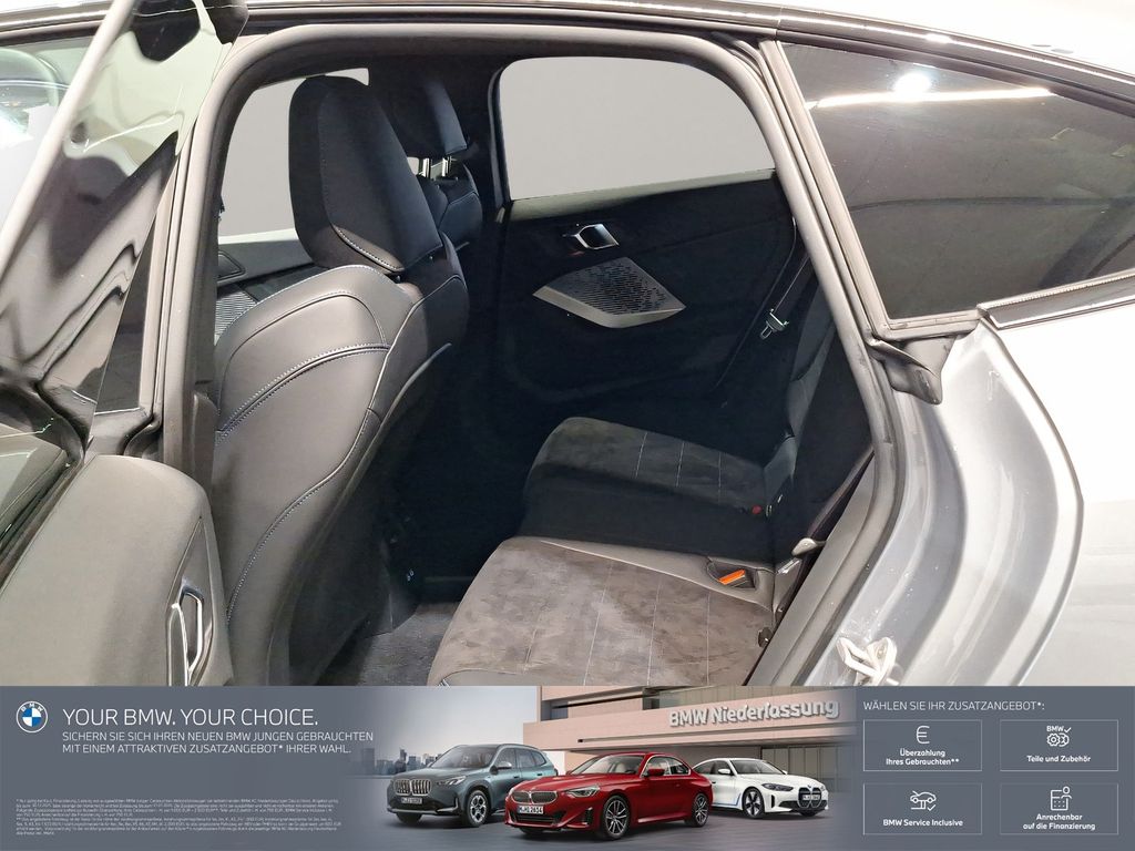 BMW 220 2025