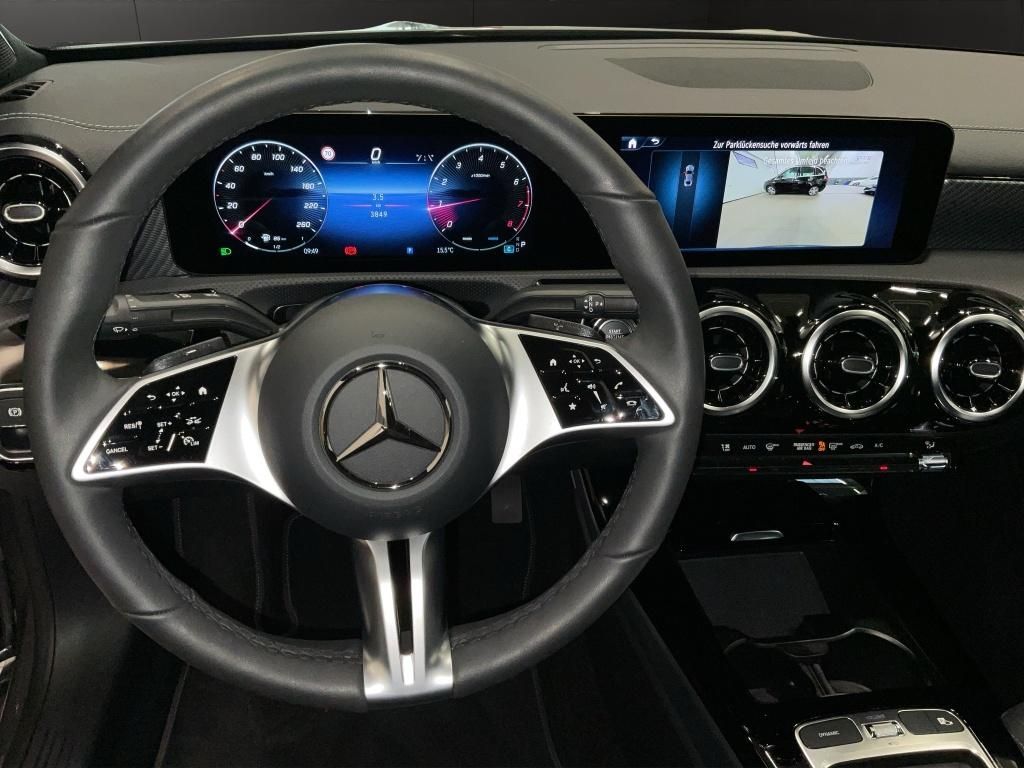 Mercedes-Benz CLA 180 2025