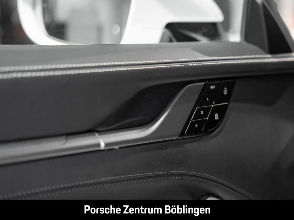 Porsche 992 2023
