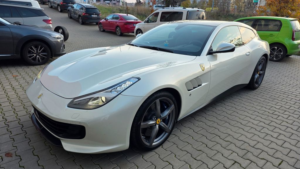 Ferrari GTC4Lusso 2016