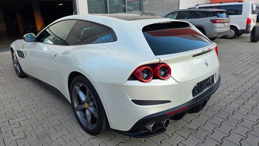 Ferrari GTC4Lusso 2016