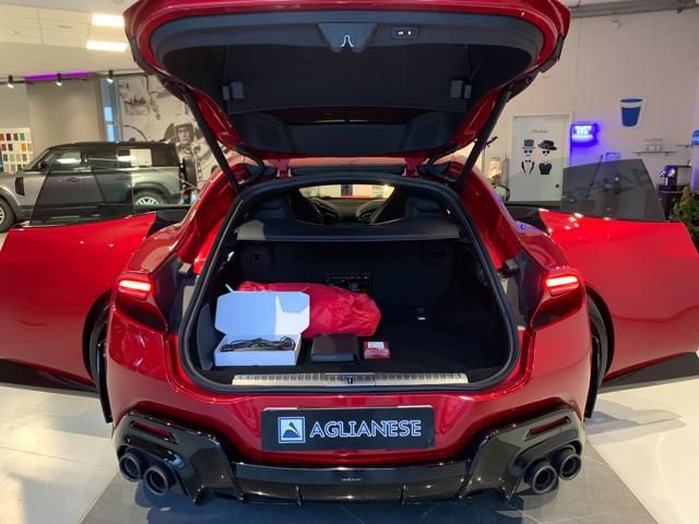 Ferrari Purosangue 2024