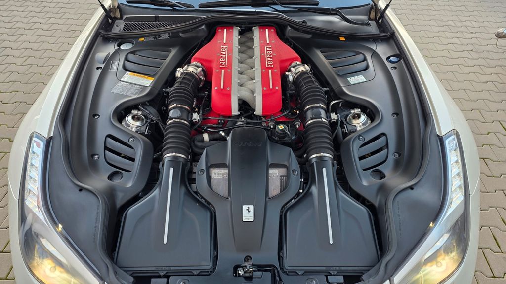 Ferrari GTC4Lusso 2016