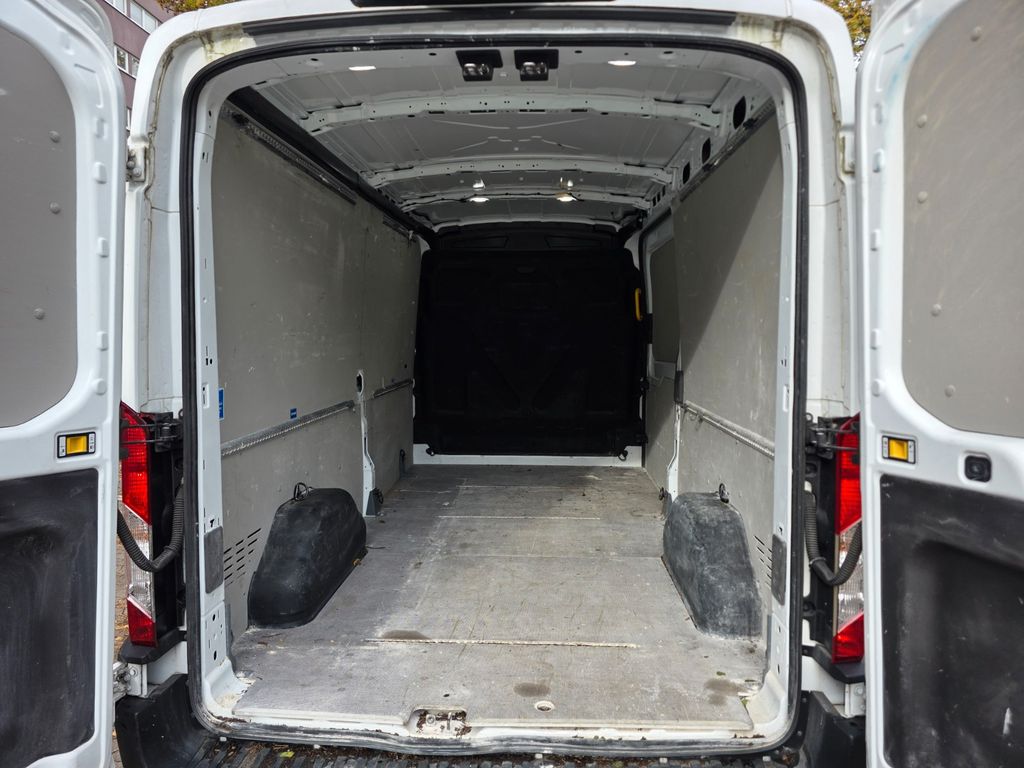 Ford Transit 2021