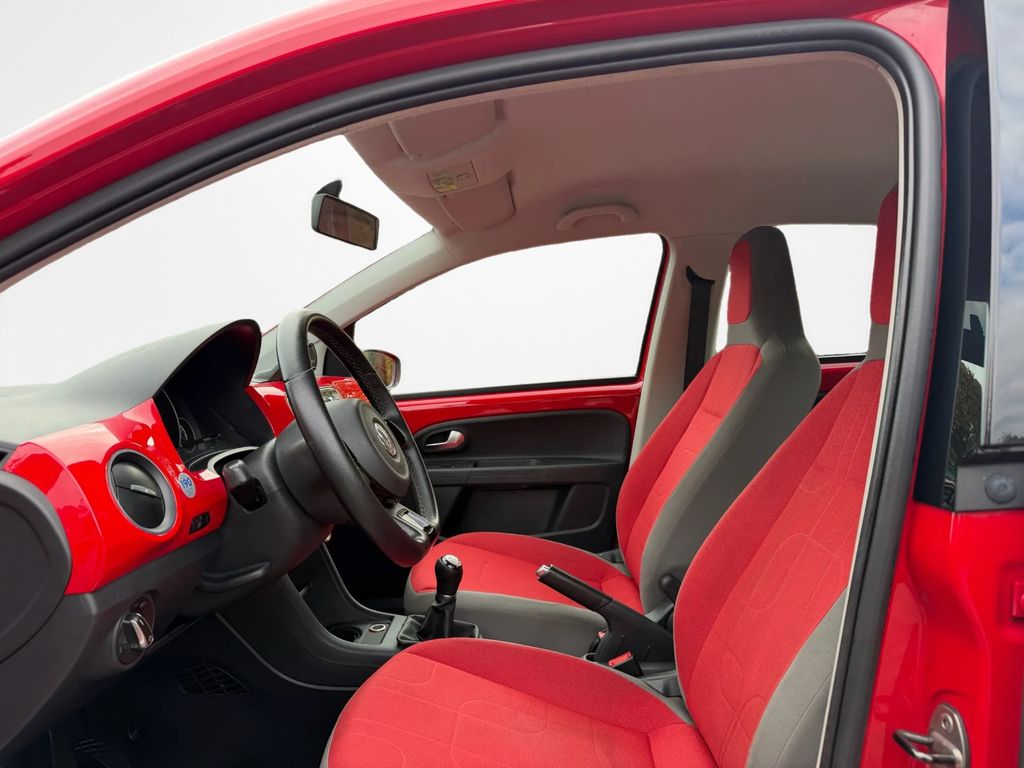 Volkswagen up! 2014