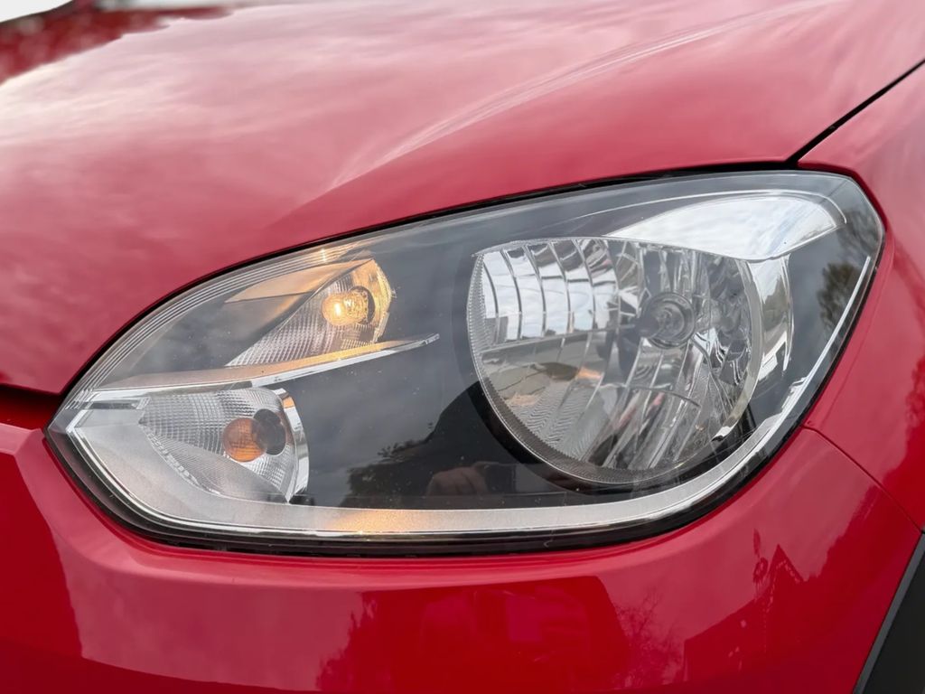 Volkswagen up! 2014