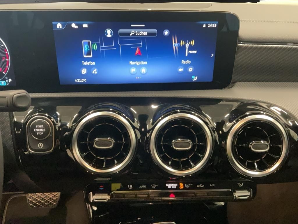 Mercedes-Benz CLA 180 2025