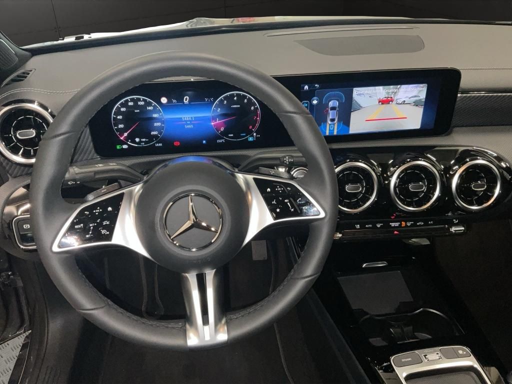Mercedes-Benz CLA 180 2025