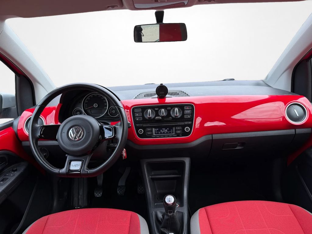 Volkswagen up! 2014