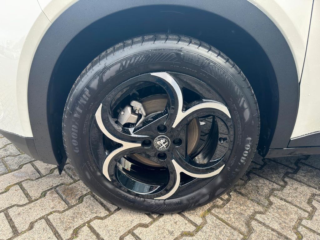 Alfa Romeo Junior 2025