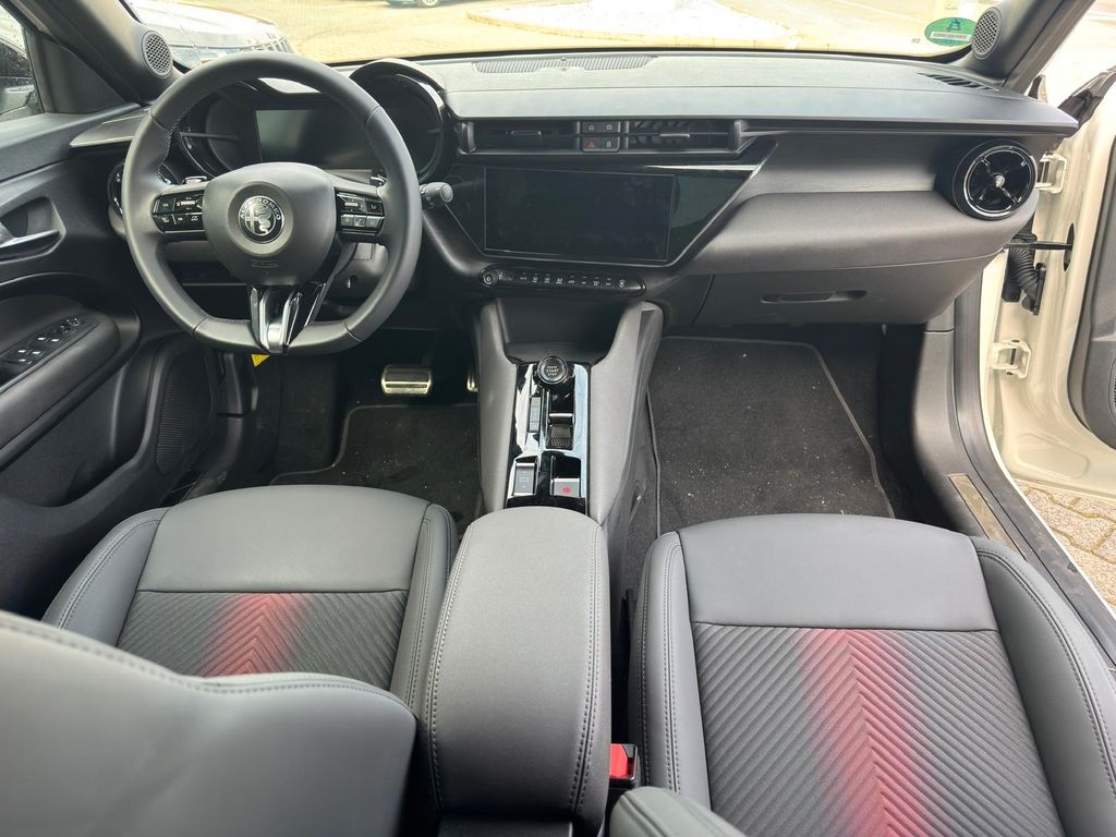 Alfa Romeo Junior 2025