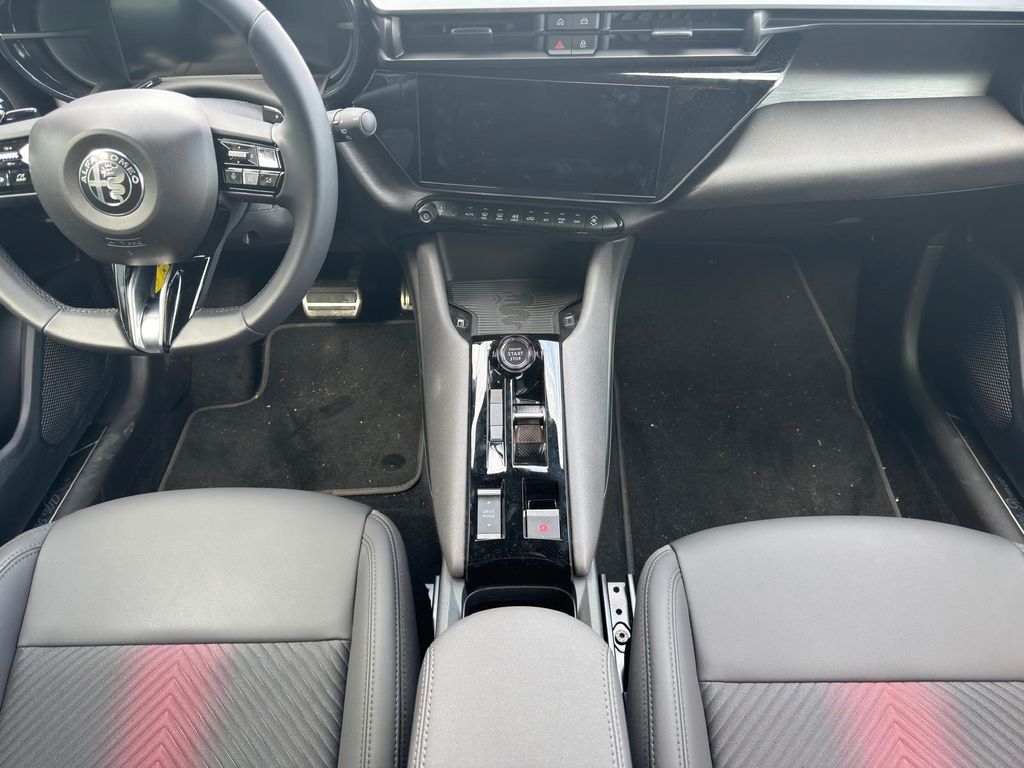 Alfa Romeo Junior 2025