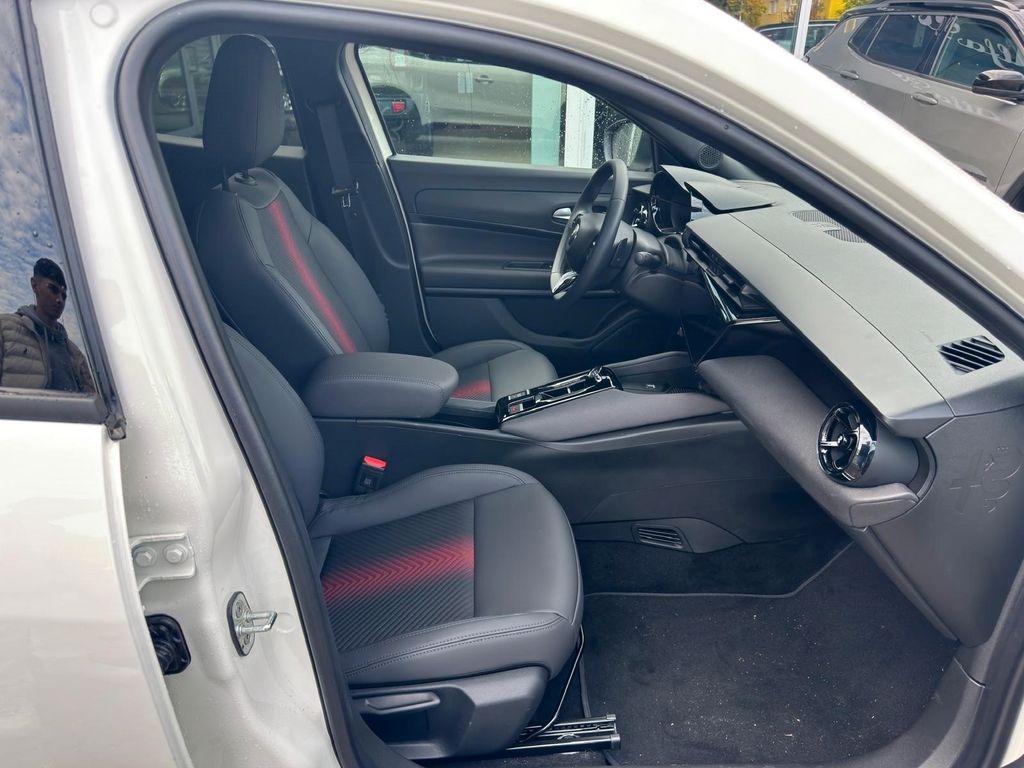 Alfa Romeo Junior 2025