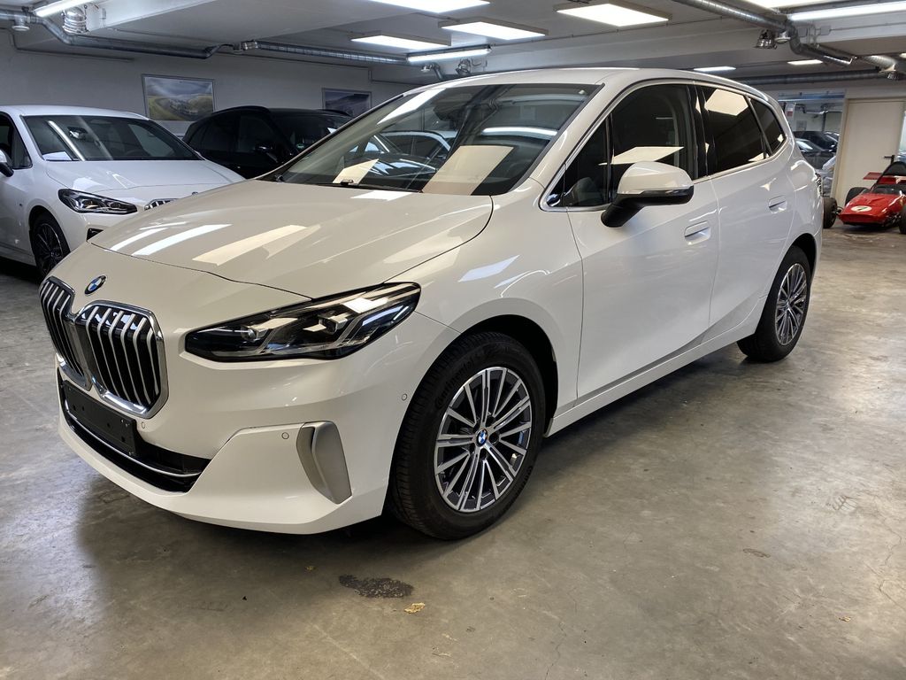 BMW 218 2023