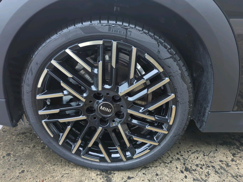 MINI Cooper Cabrio 2024