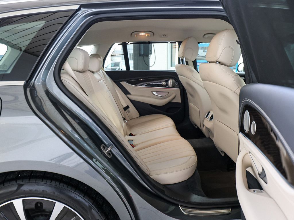 Mercedes-Benz E 300 2023