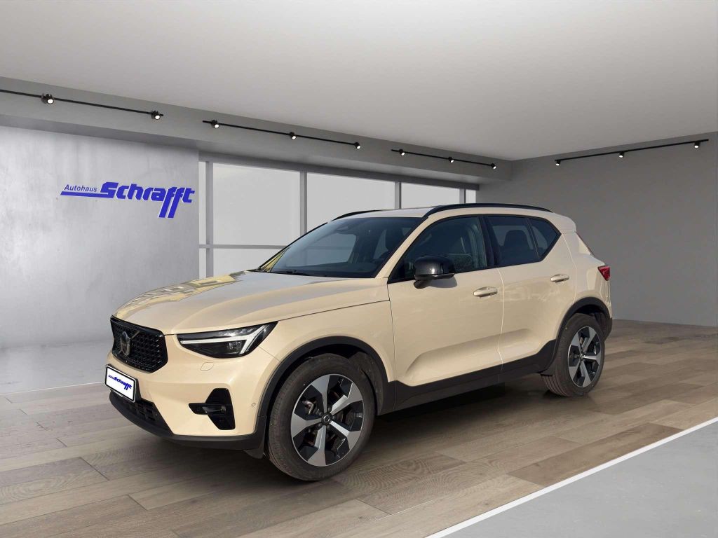 Volvo XC40 2025