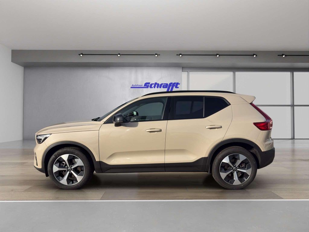 Volvo XC40 2025