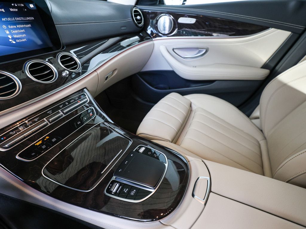 Mercedes-Benz E 300 2023