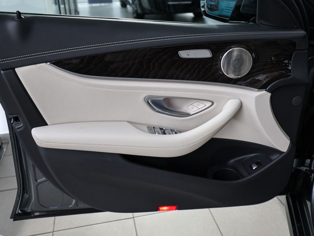 Mercedes-Benz E 300 2023