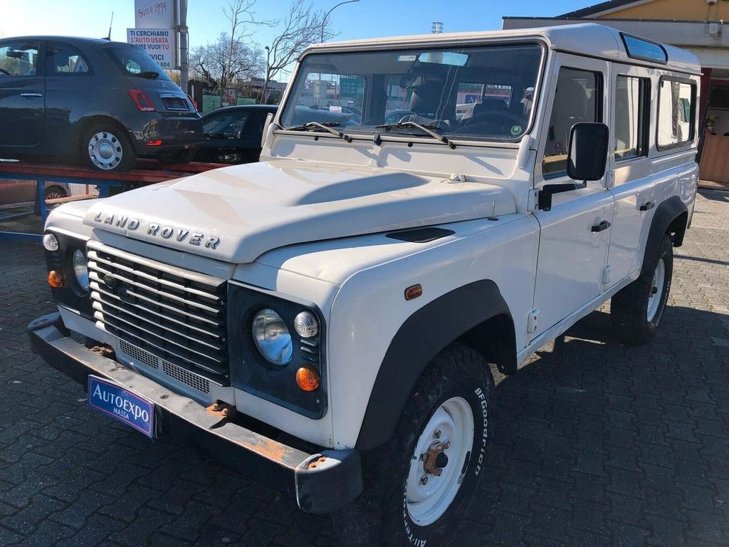 Land Rover Defender 2010