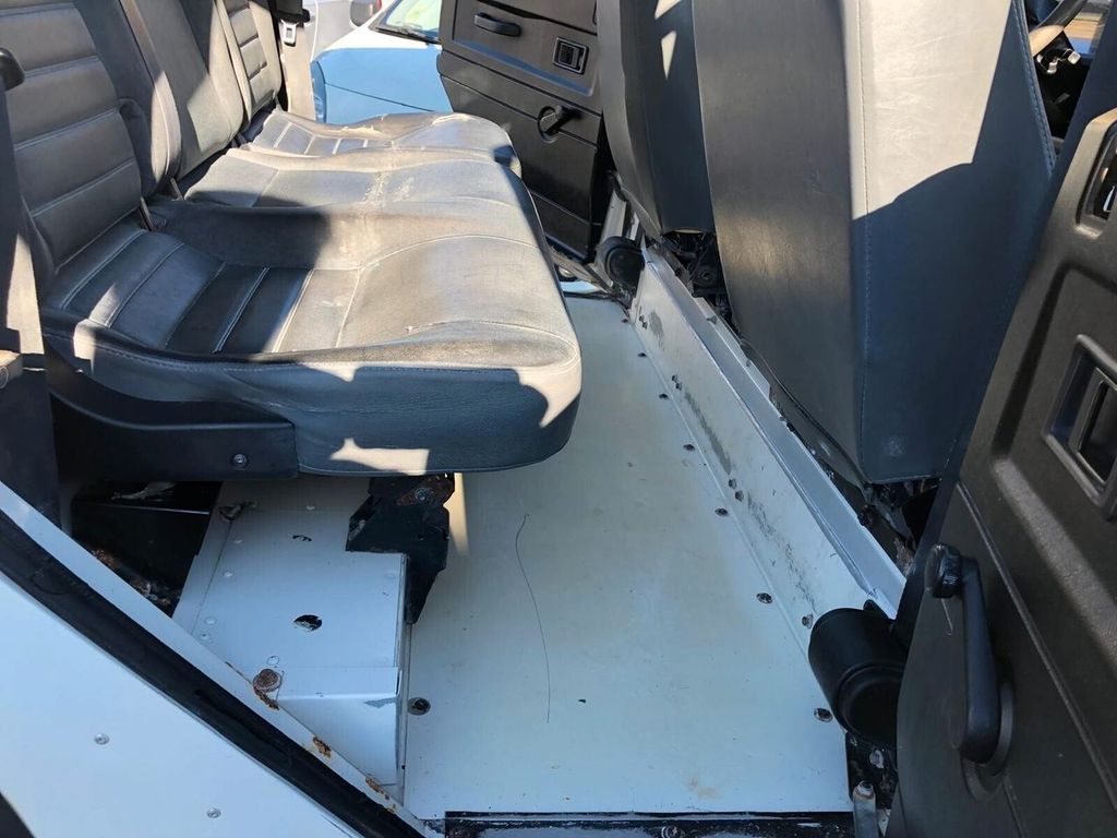 Land Rover Defender 2010