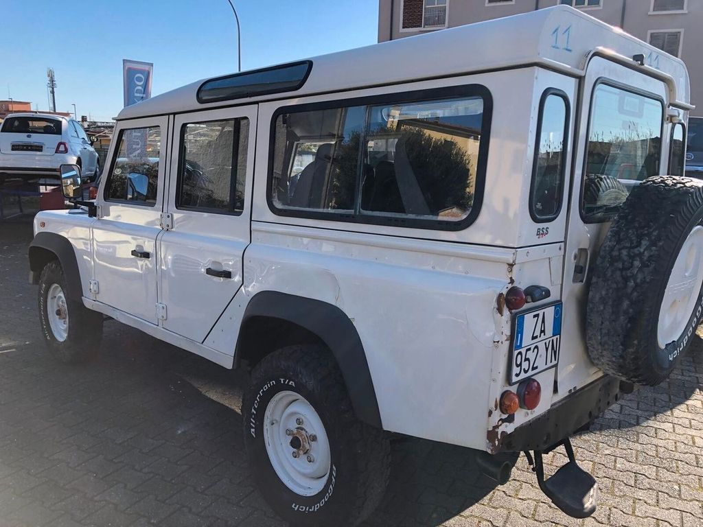 Land Rover Defender 2010