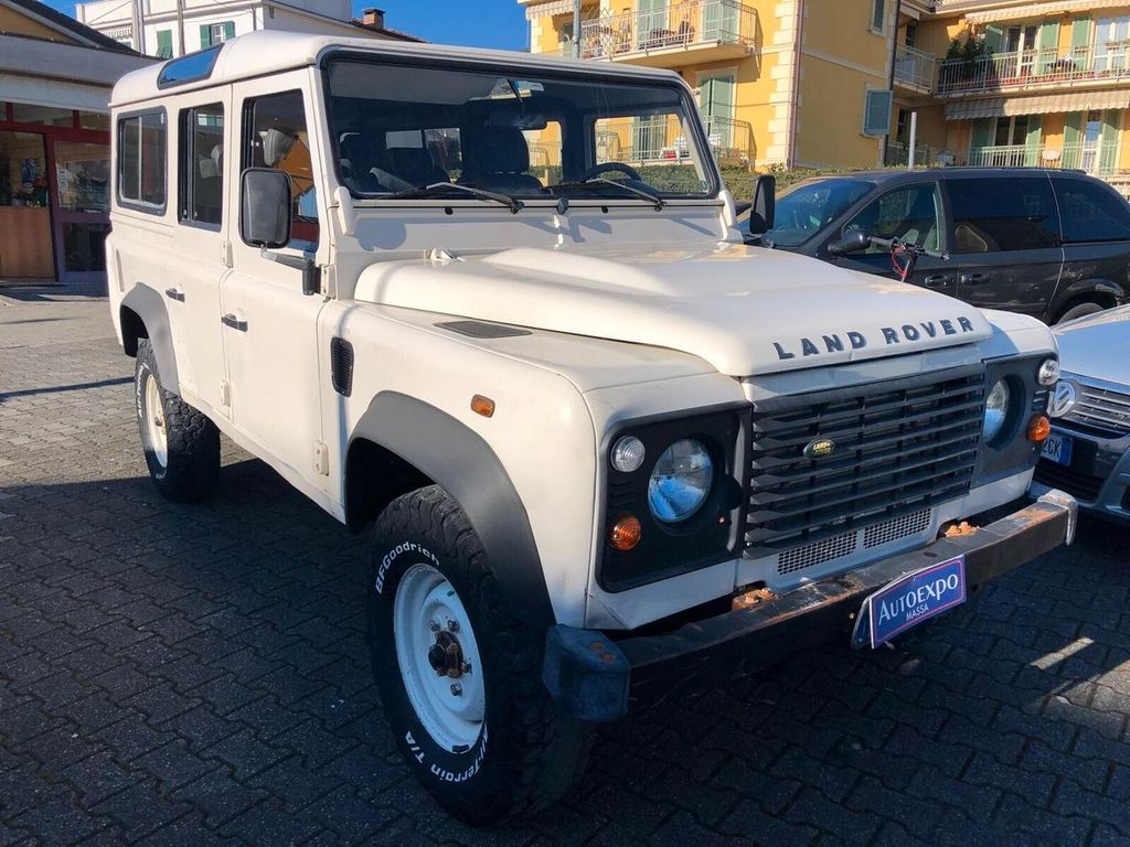 Land Rover Defender 2010