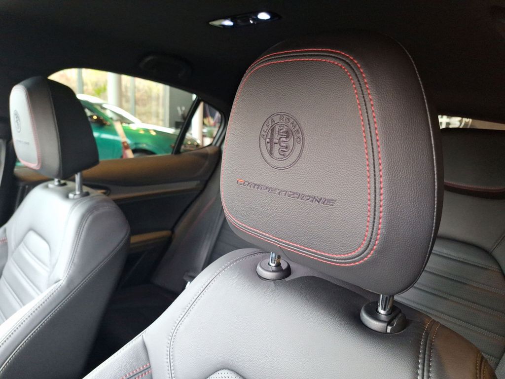 Alfa Romeo Stelvio 2023