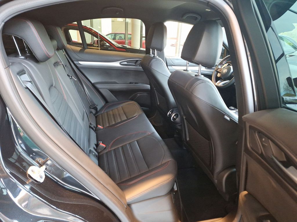 Alfa Romeo Stelvio 2023