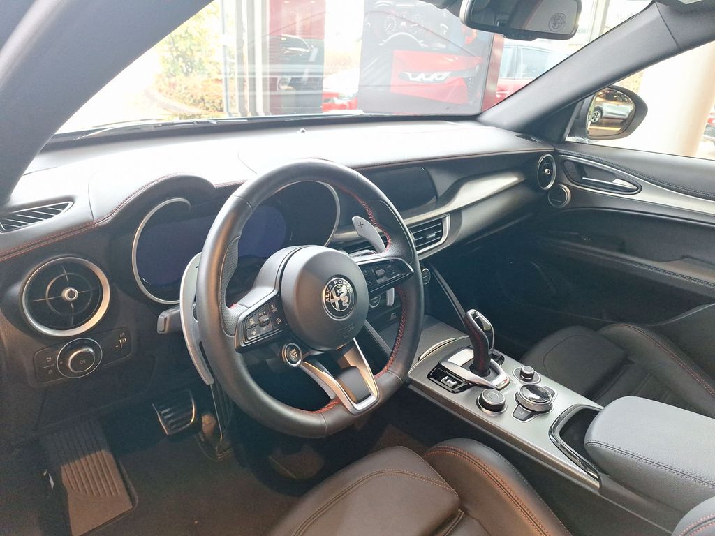 Alfa Romeo Stelvio 2023