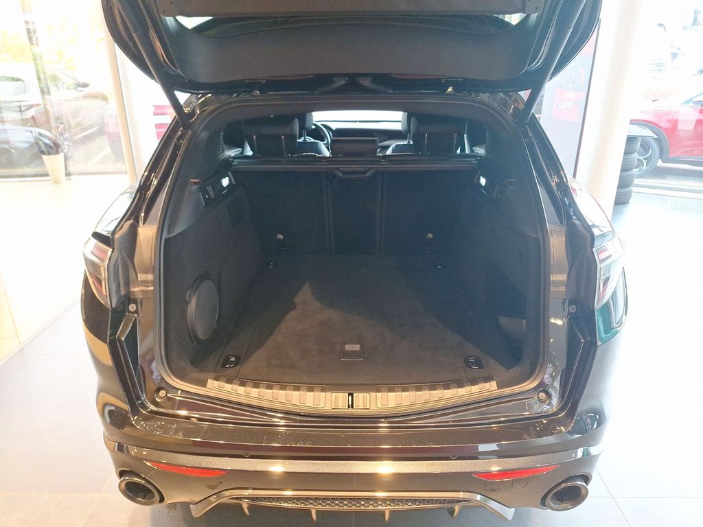 Alfa Romeo Stelvio 2023