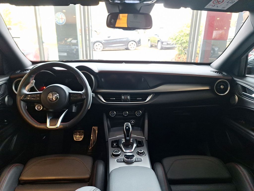 Alfa Romeo Stelvio 2023