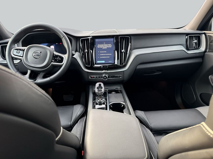 Volvo XC60 2025