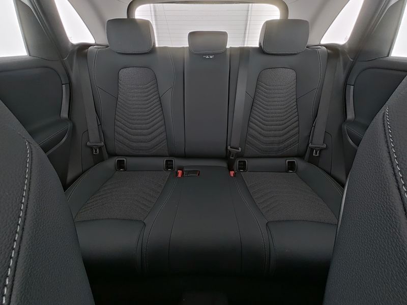 Mercedes-Benz B 200 2024