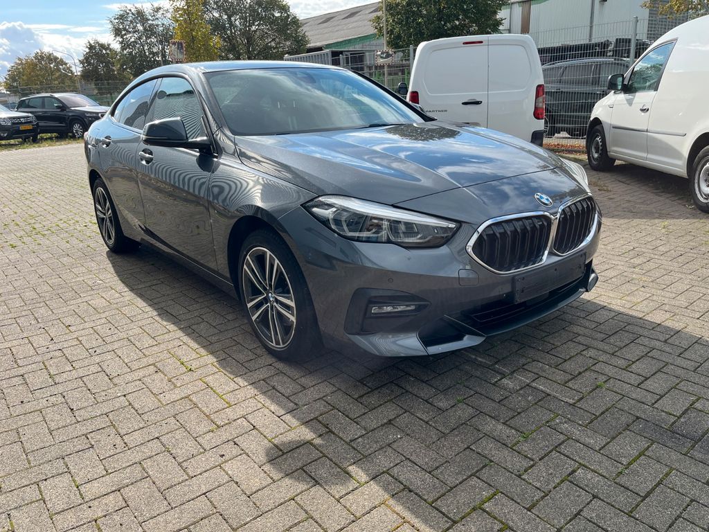BMW 216 2020
