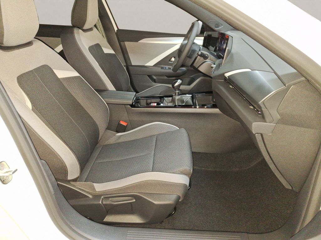 Opel Astra 2025